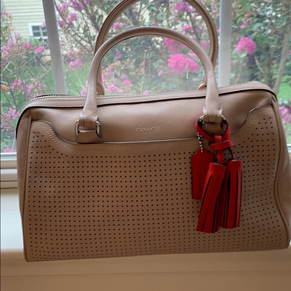 Use coach bag